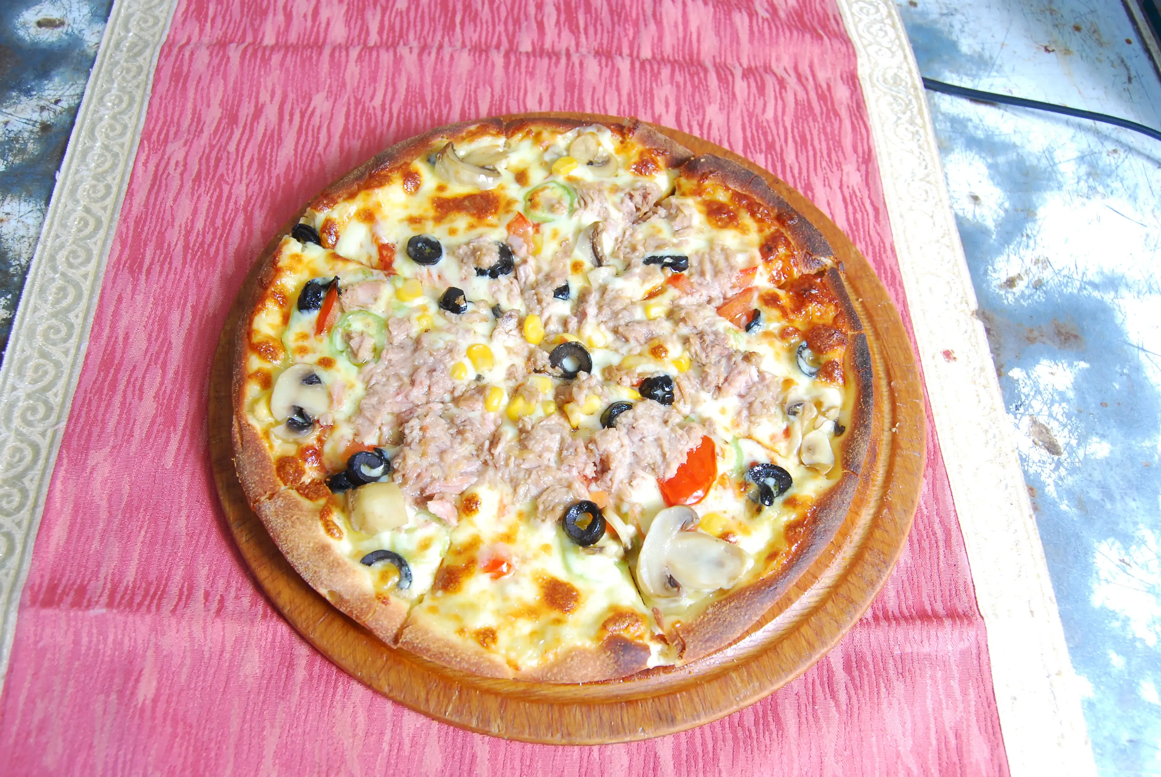 Ton Balıklı Pizza