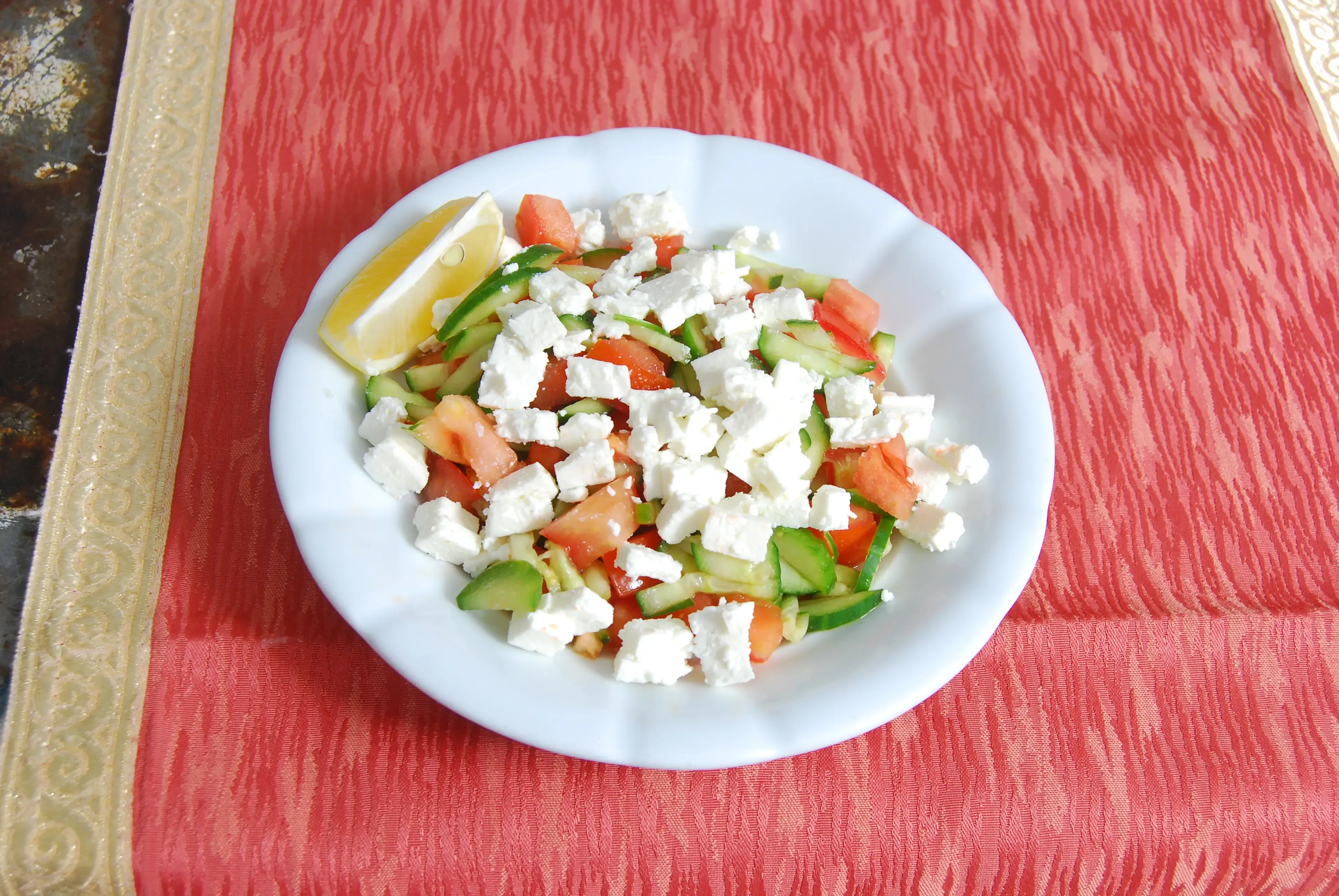 Peynirli Çoban Salata